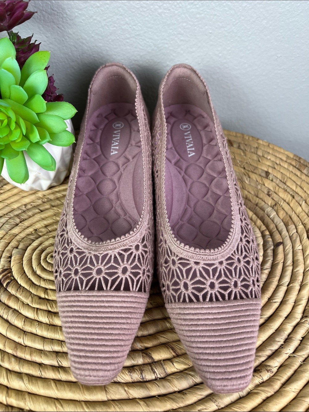 Vivaia Maelyn Mauve Lace Pointed Toe Flats with Cushioned Insole - Picture 3 of 12